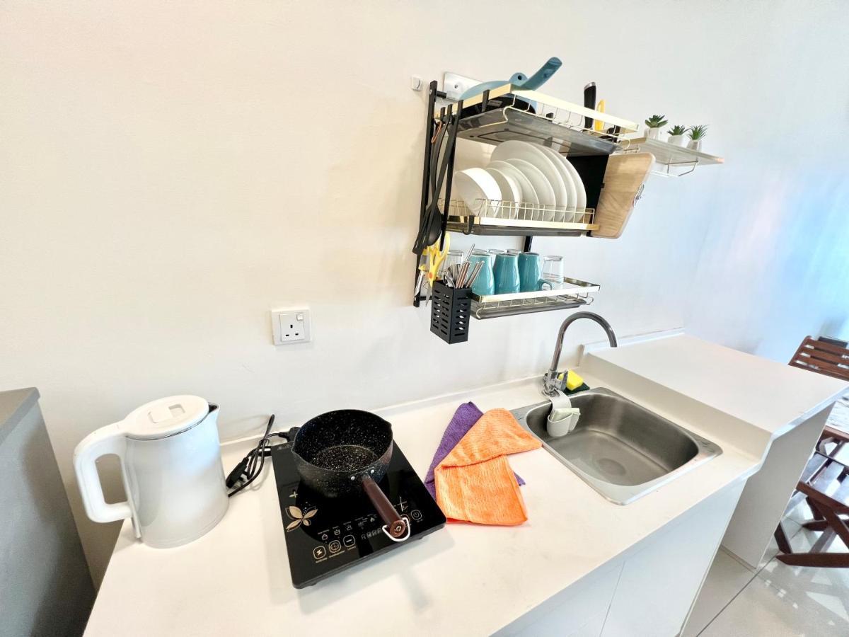 A 1-4 Pax Cozy Studio Tv Box Pool 100Mps Wifi 3 Bed Trefoil Setia Alam Exteriör bild