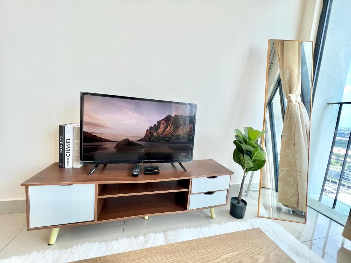 A 1-4 Pax Cozy Studio Tv Box Pool 100Mps Wifi 3 Bed Trefoil Setia Alam Exteriör bild