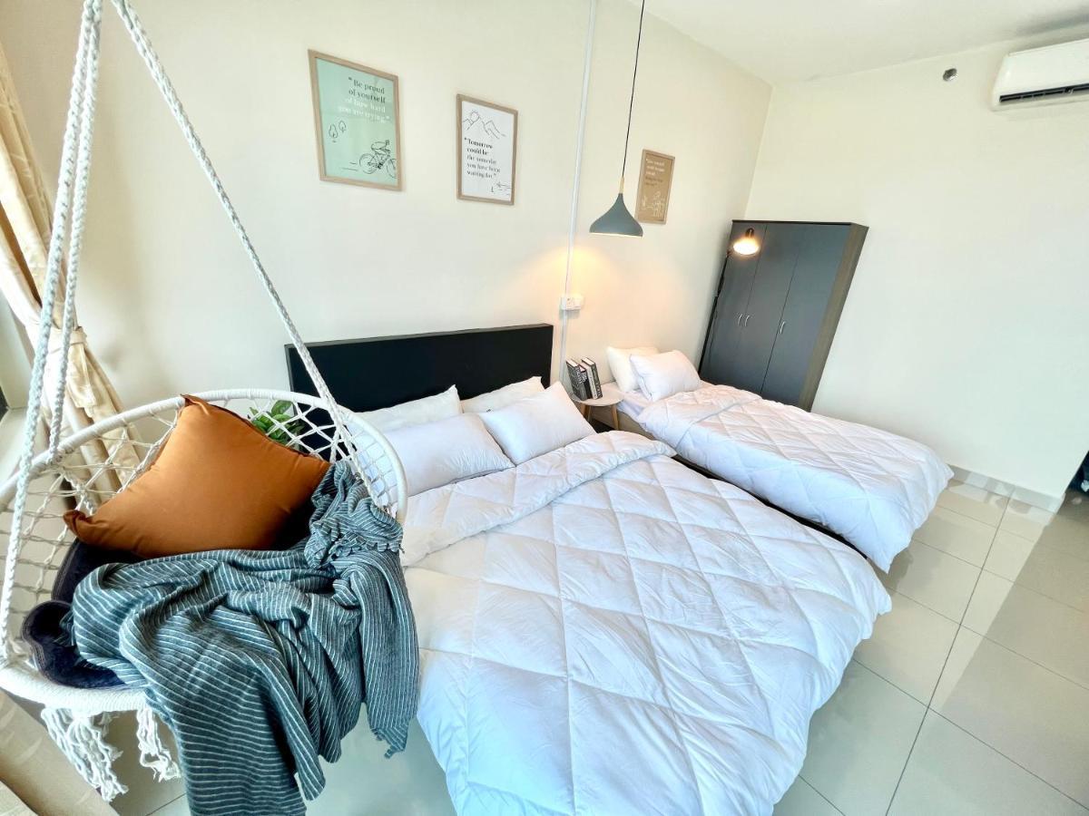 A 1-4 Pax Cozy Studio Tv Box Pool 100Mps Wifi 3 Bed Trefoil Setia Alam Exteriör bild