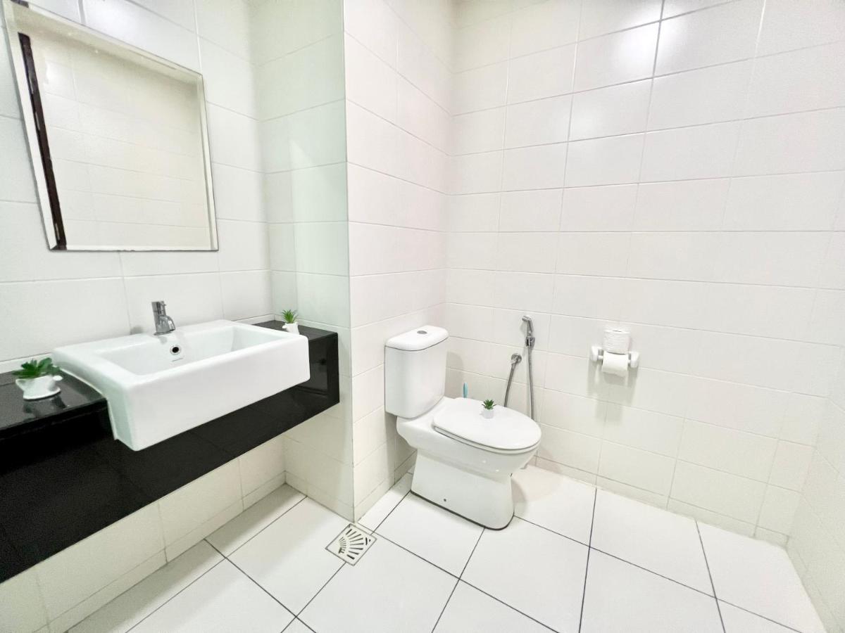 A 1-4 Pax Cozy Studio Tv Box Pool 100Mps Wifi 3 Bed Trefoil Setia Alam Exteriör bild